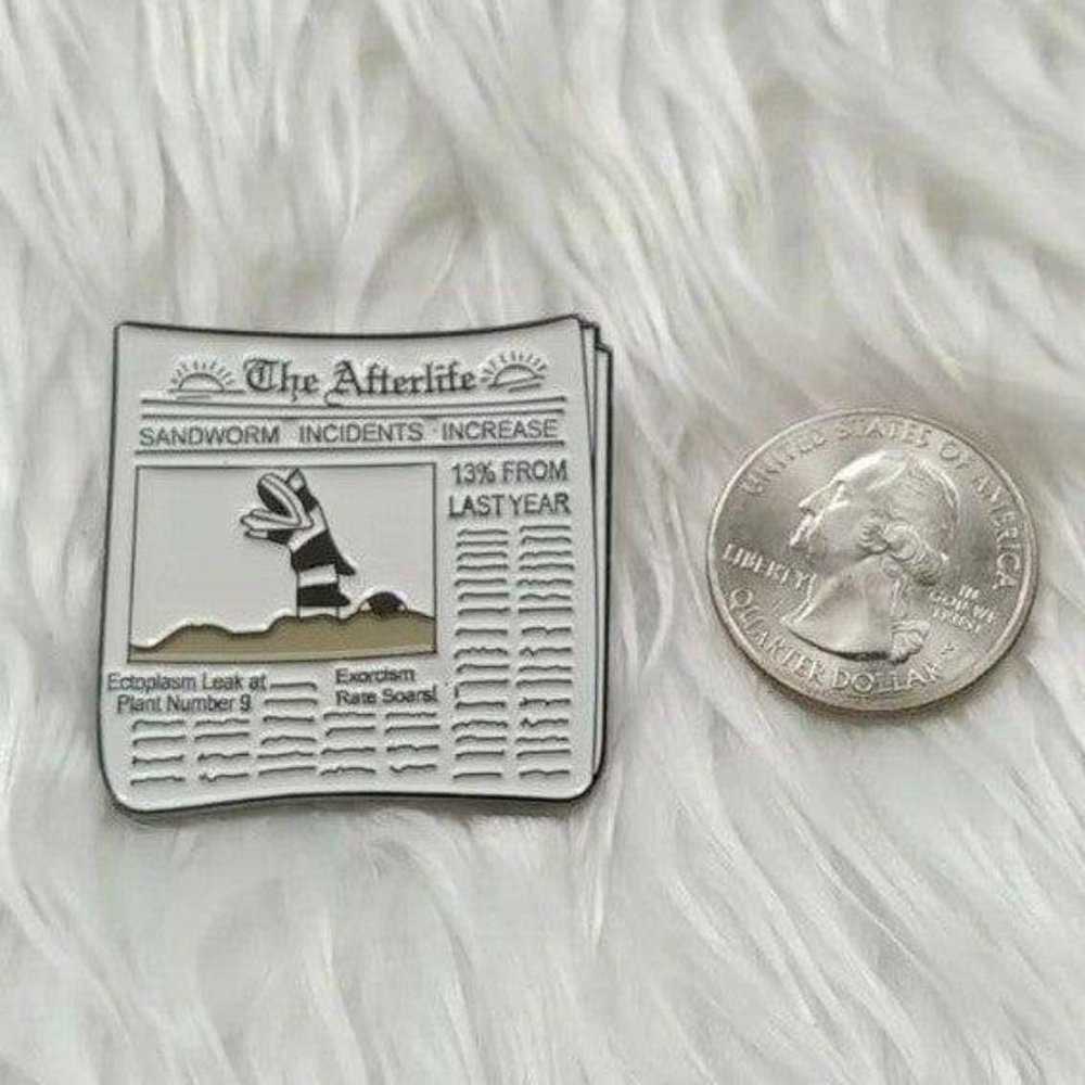 Beetlejuice Sandworm Newspaper Enamel Metal Pin - Picture 2 of 4